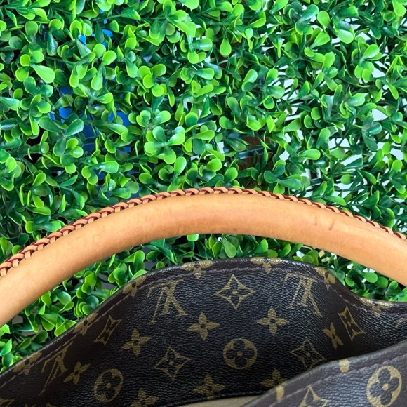 Pre owned Louis Vuitton Artsy MM - Picture 4 of 16